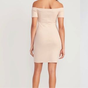 Choose 3 for $9 Old navy tan ribbed off the shoulder dress size small New